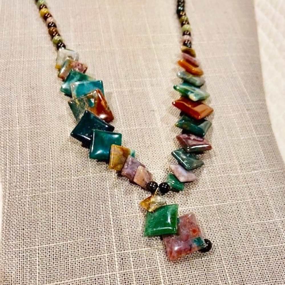 O7-Vintage Artisan Polished Semi Precious Stones Necklace